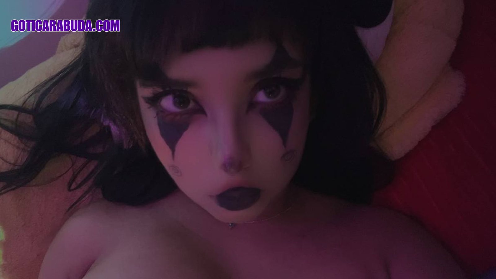 Gótica Peituda Casada Arrombada na Net – Gótica Rabuda